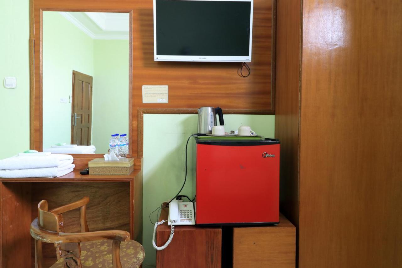 Hotel Prisma Sidoarjo Exterior foto